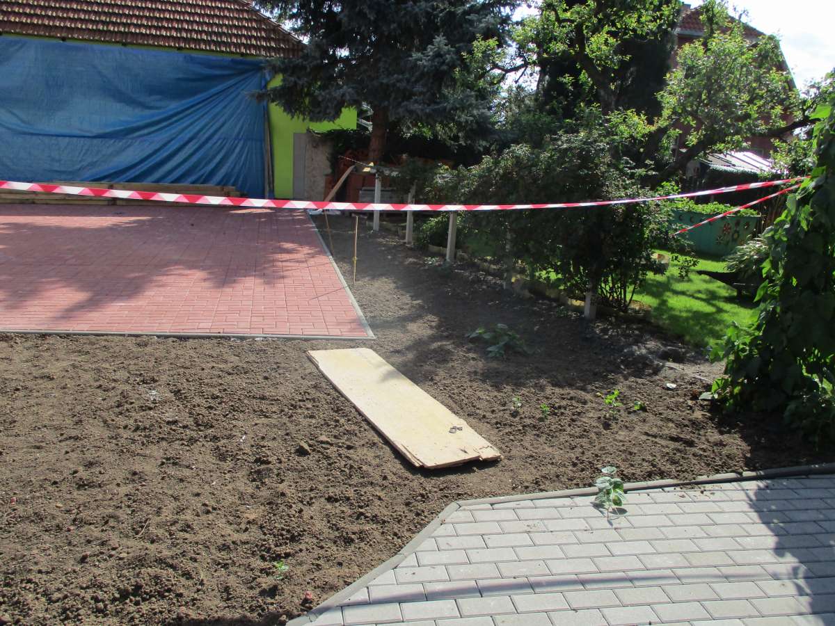 Zámkové dlažby, komunikace